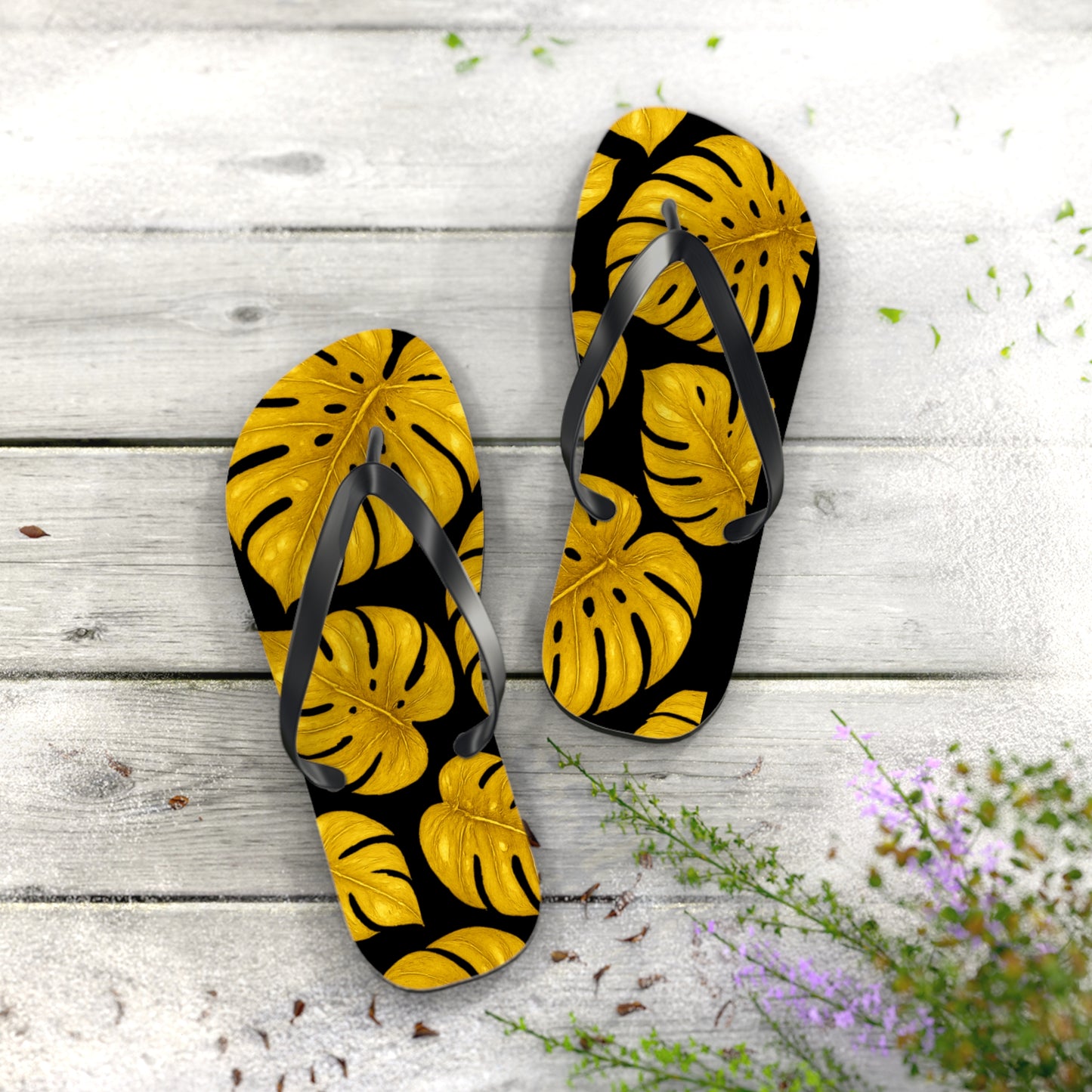 Tropical Flip Flops with Monstera Leaves, Summer Footwear, Beach Sandals, Vacation Essentials, Stylish Poolside Slippers