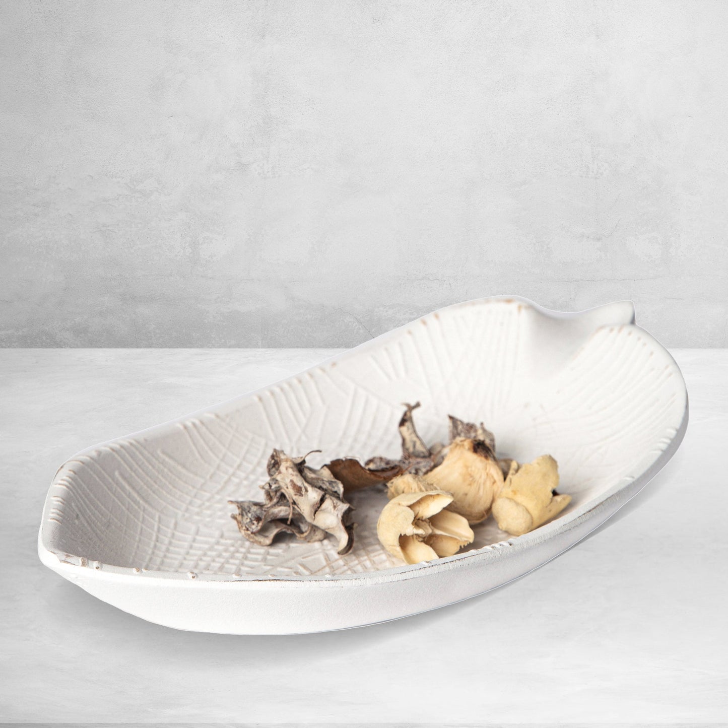 422 - Wood Leaf Shaped Tray Decorative Serving Platter Plate Dish Key Bowl Entryway