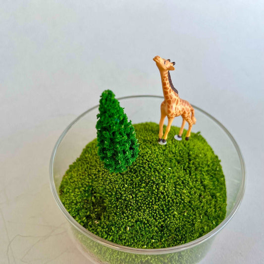 Handmade Terrarium Mini Giraffe Desktop Decoration Micro Landscape Lawn Handmade Preserved Moss Art Handcrafted Glass Container